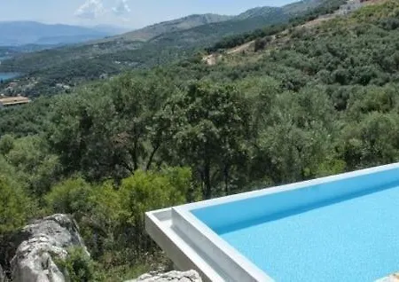 Sleeps 6 Pool Air Con Wifi Vila *