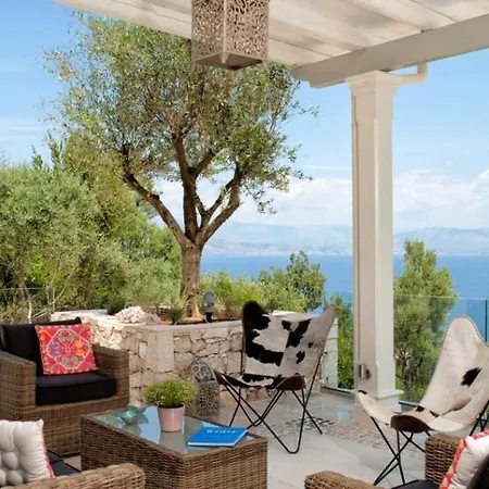 Vila Sleeps 6 Pool Air Con Wifi