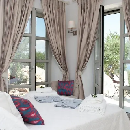 Vila Sleeps 6 Pool Air Con Wifi