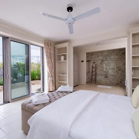 Vila Sleeps 6 Pool Air Con Wifi Kassiopi
